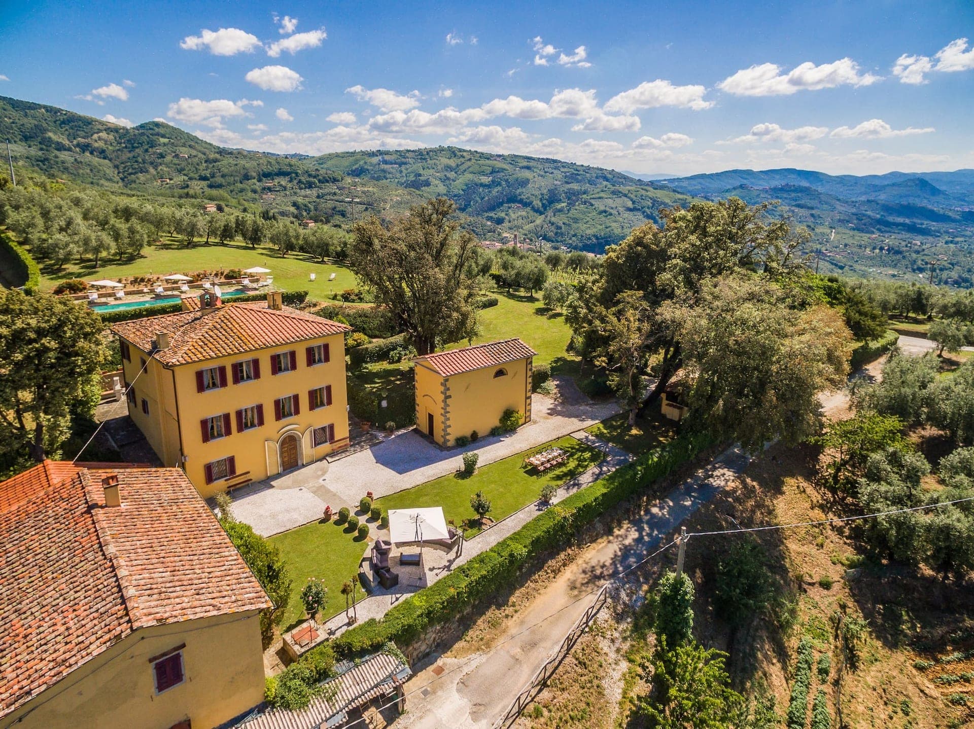 Luxury Villa Gialla the View of Tuscan Countryside